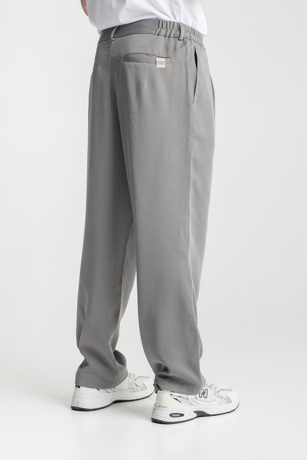 Classic Wide Trousers - Image 4